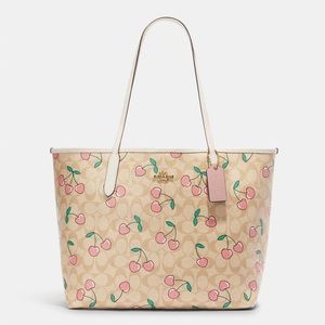 City Tote In Signature Canvas With Heart Cherry Print